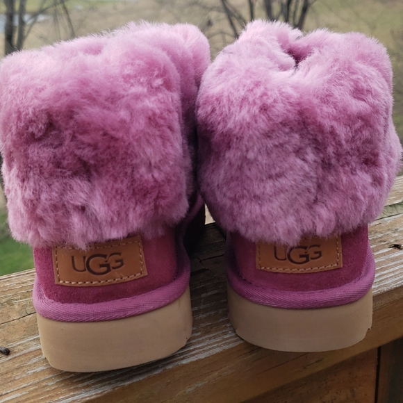NWOB UGG Classic Mini Fluff 7 Shearling - Picture 2 of 15
